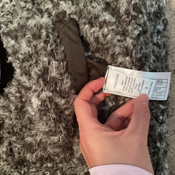 Maurice's size small reversible vest - Picture 4 of 4